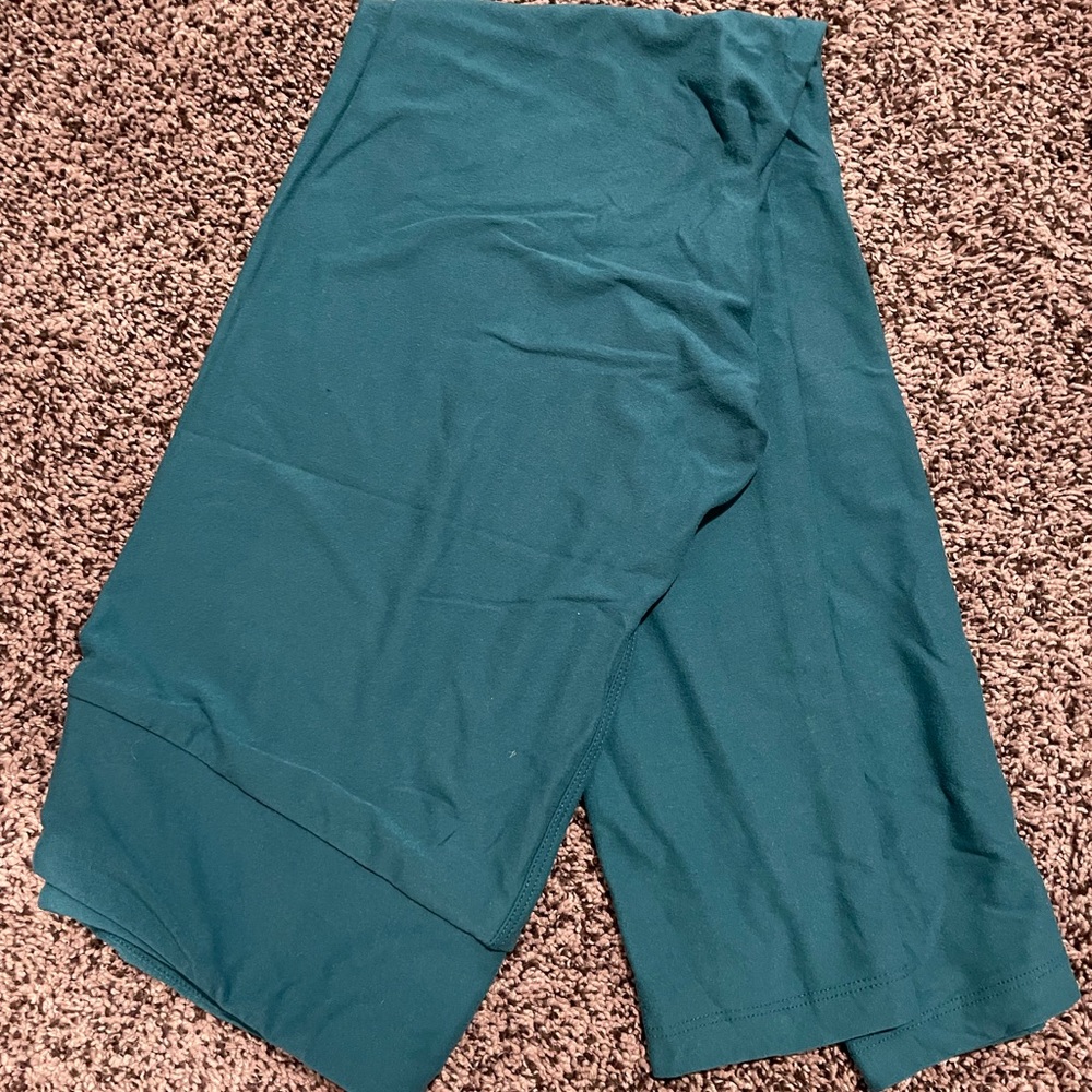 Buttery-soft, Form-fitting LulaRoe Leggings